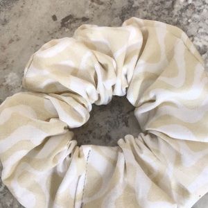 Cream off-white white waves 1990 hair Cloud bun